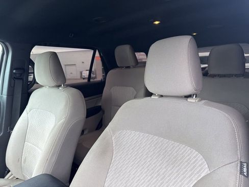 Used 2019 Ford Explorer FWD image 14