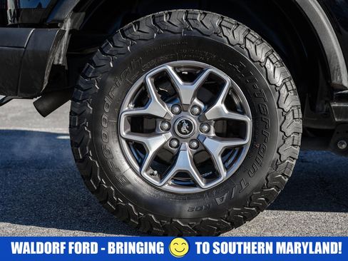 Used 2023 Ford Bronco Badlands image 19