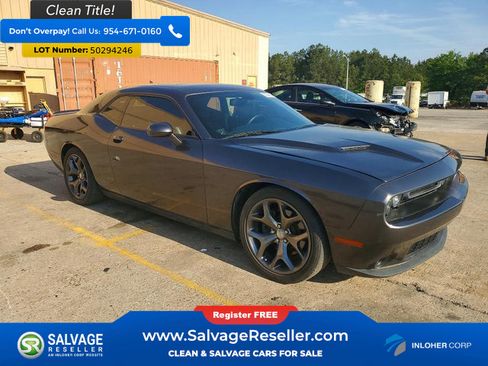 Used 2016 Dodge Challenger SXT Plus image 5