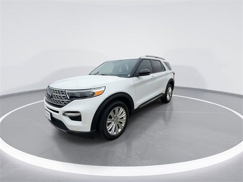 Used 2024 Ford Explorer Limited w/ Limited Technology Package image 4