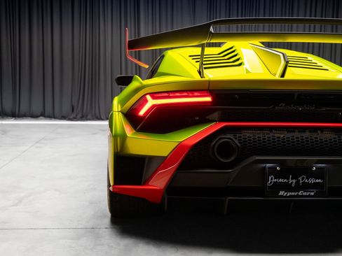 Used 2021 Lamborghini Huracan STO RWD image 42