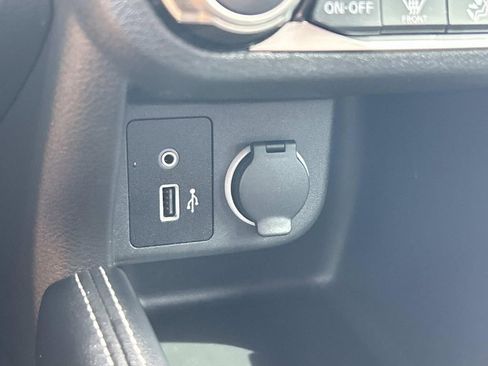 Used 2020 Nissan Kicks SR FWD image 26
