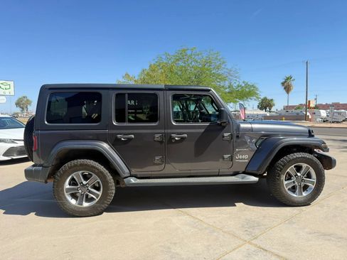 Used 2020 Jeep Wrangler Unlimited Sahara AWD/4WD image 8