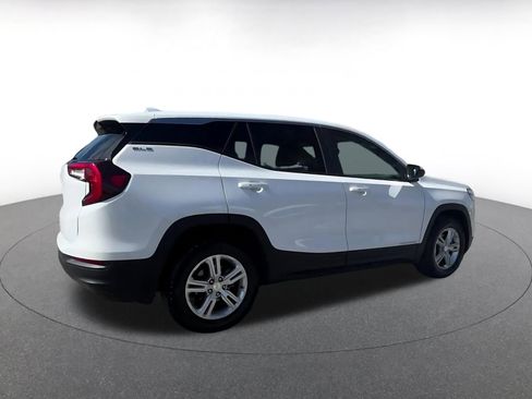 Used 2024 GMC Terrain SLE image 15