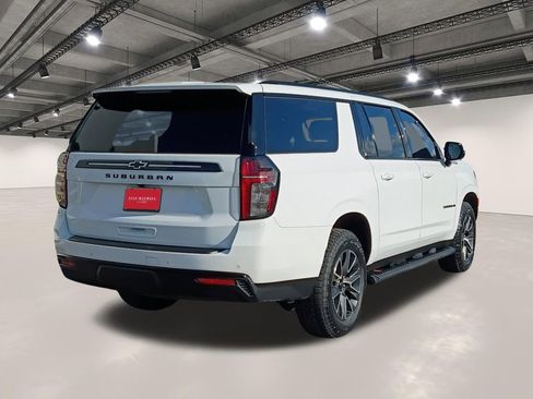 Used 2024 Chevrolet Suburban Z71 w/ Luxury Package AWD/4WD image 16