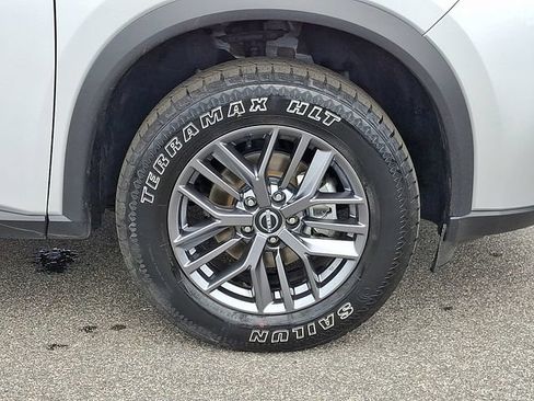 Used 2024 Nissan Rogue S AWD/4WD image 10