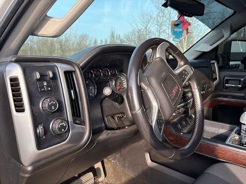 Used 2017 GMC Sierra 2500 SLE w/ Suspension Package, Off-Road image 8