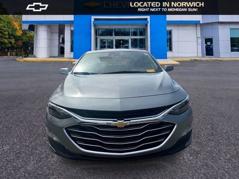 Used 2024 Chevrolet Malibu LT FWD image 2