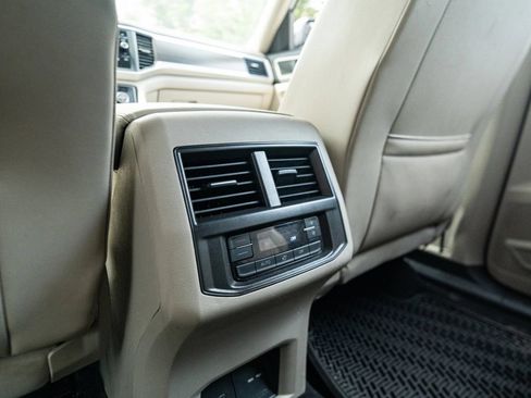 Used 2021 Volkswagen Atlas SE FWD image 32