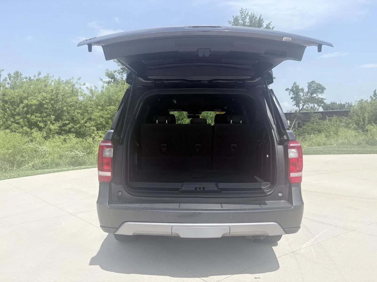Used 2019 Ford Expedition XLT AWD/4WD image 8