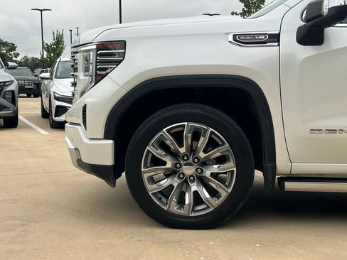 Used 2024 GMC Sierra 1500 Denali w/ Denali Reserve Package AWD/4WD image 9