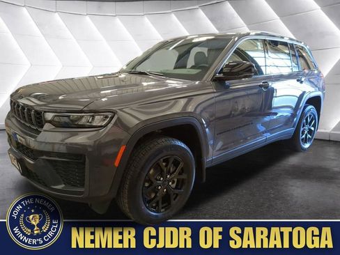 New 2026 Jeep Grand Cherokee Laredo image 2