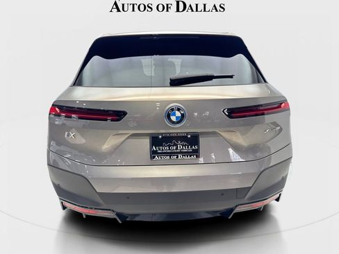 Used 2024 BMW iX xDrive50 w/ Premium Package AWD/4WD image 7