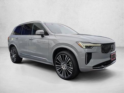 Certified 2025 Volvo XC90 B5 Core w/ Protection Package Premier image 3