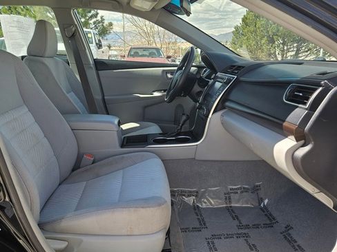 Used 2017 Toyota Camry LE image 17