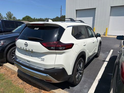 Used 2023 Nissan Rogue Platinum w/ Platinum Premium Package image 3