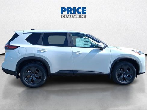 New 2026 Nissan Rogue SV w/ Cold Weather Package AWD/4WD image 4