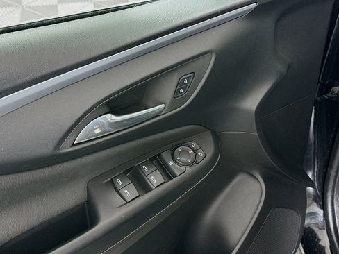 Used 2025 Buick Envista Preferred image 15