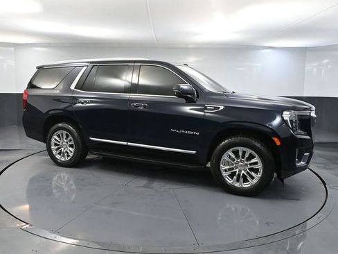 Used 2021 GMC Yukon SLT w/ SLT Luxury Plus Package image 4