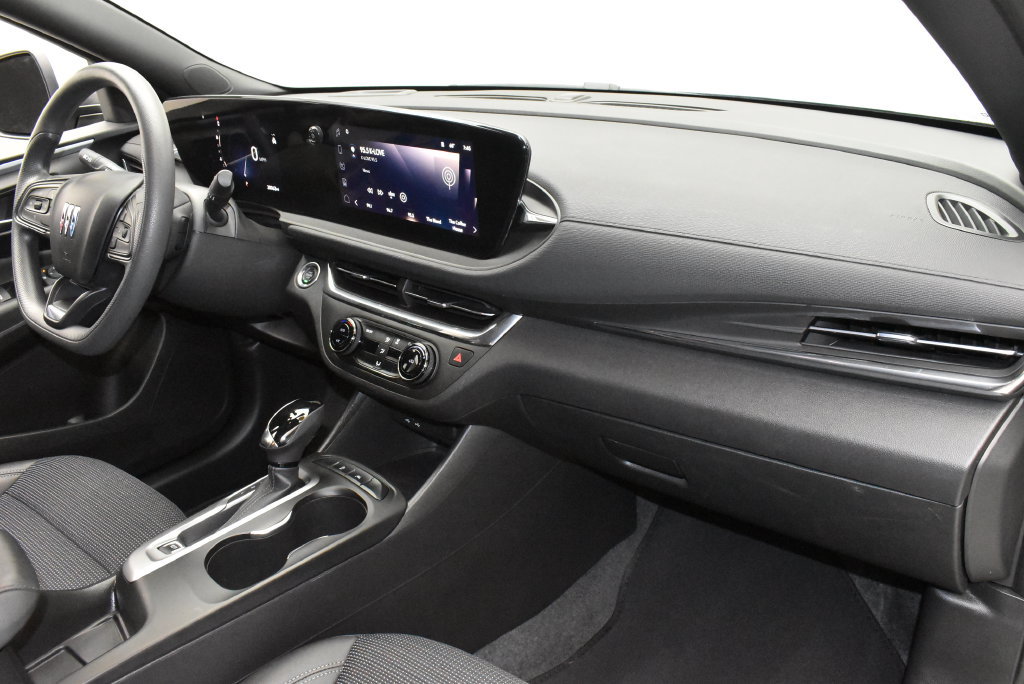 Used 2025 Buick Envista Preferred FWD image 23