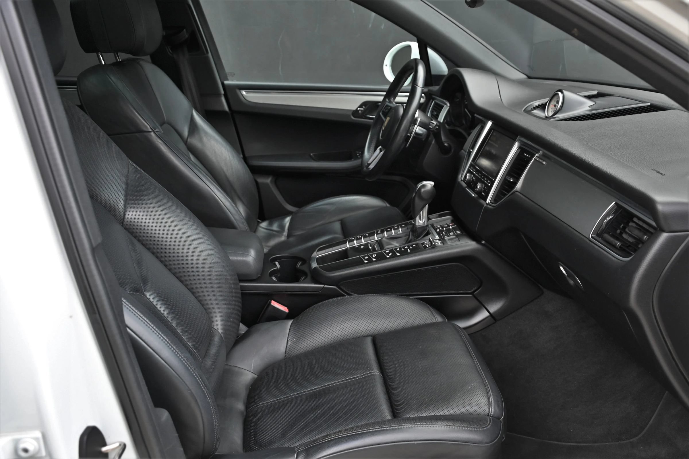 Used 2016 Porsche Macan S AWD/4WD image 23