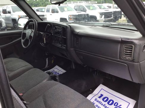 Used 2006 Chevrolet Silverado 1500 W/T RWD image 24