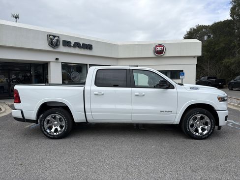 New 2026 RAM 1500 4x4 Crew Cab image 3