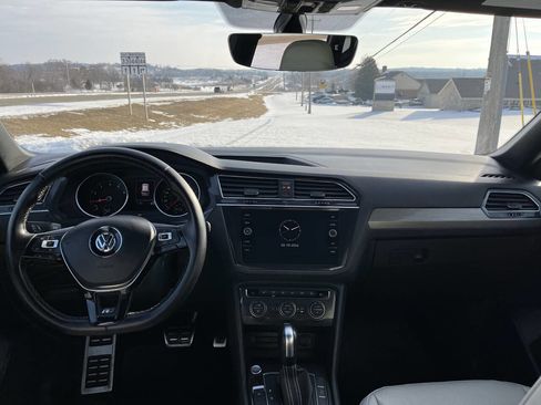 Used 2021 Volkswagen Tiguan SE R-Line w/ 3rd Row Seat Package image 14