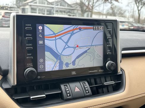 Used 2020 Toyota RAV4 Limited image 12