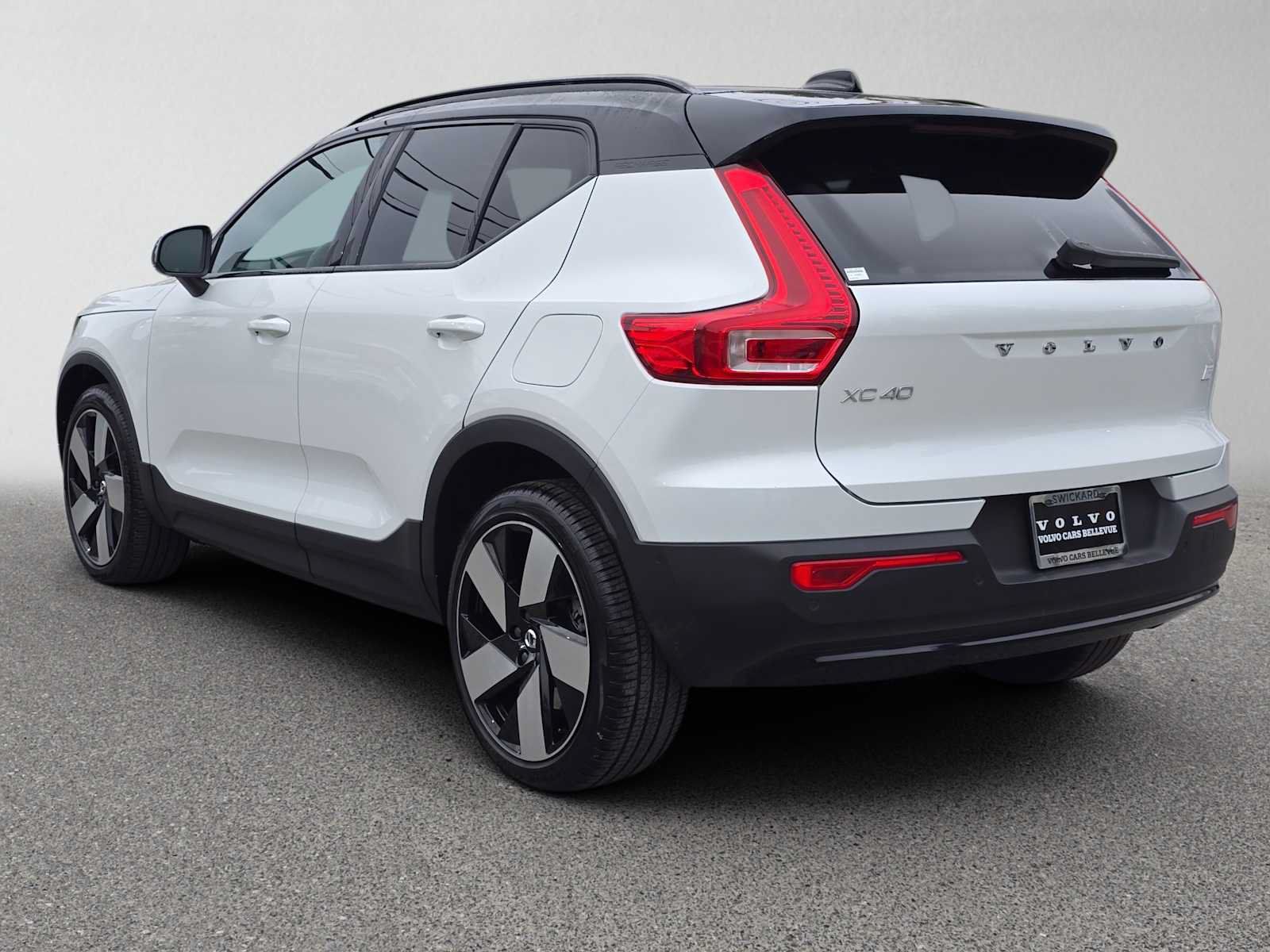 Used 2023 Volvo XC40 Recharge Ultimate AWD/4WD image 6