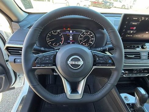 Used 2025 Nissan Altima 2.5 SL image 26