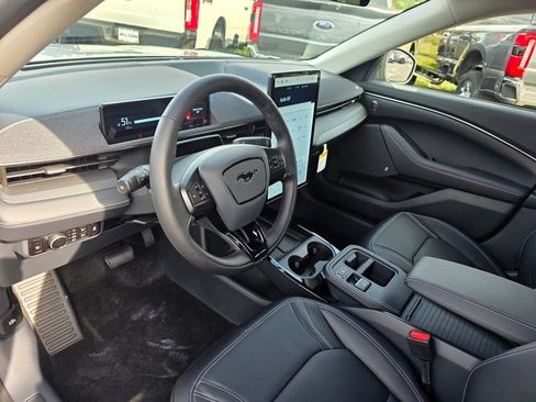 New 2025 Ford Mustang Mach-E Premium image 9