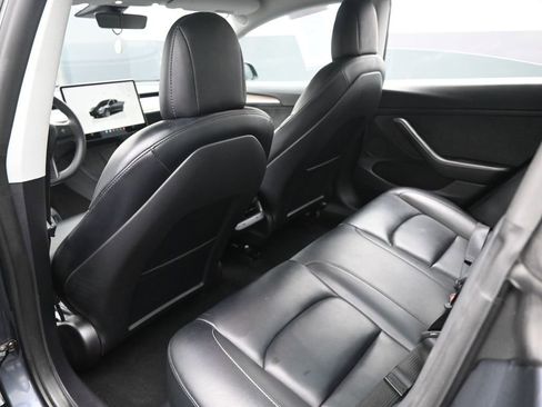 Used 2022 Tesla Model 3 Standard Range image 28