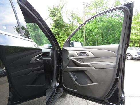 Used 2023 Chevrolet Traverse LT w/ LPO, Cargo Package AWD/4WD image 12