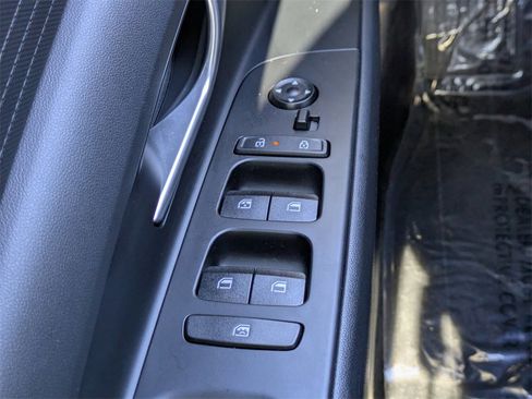 Certified 2024 Hyundai Elantra SEL image 24