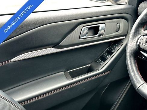 Used 2025 Ford Explorer ST-Line AWD/4WD image 27
