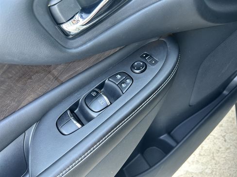 Used 2019 Nissan Murano Platinum w/ Cargo Package image 23