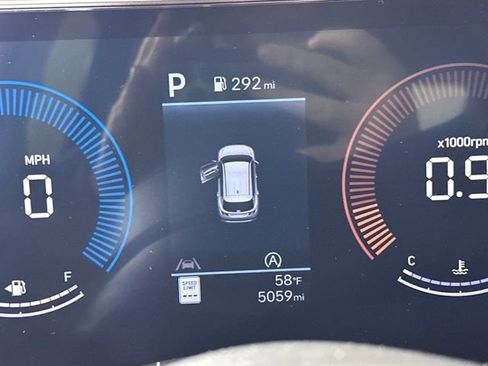 Certified 2025 Hyundai Tucson SE image 46