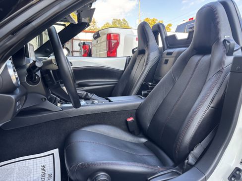 Used 2017 MAZDA MX-5 Miata Grand Touring image 12