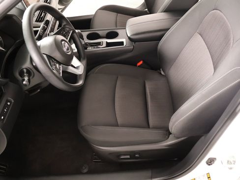 Used 2025 Nissan Altima 2.5 SV FWD image 10