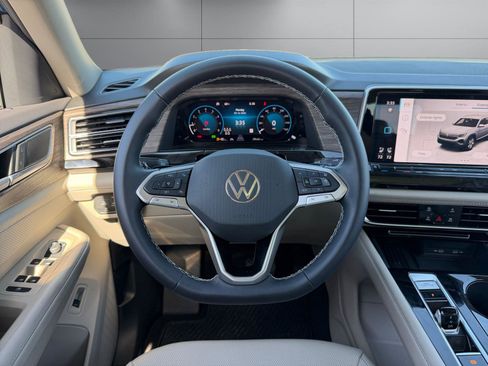 Used 2025 Volkswagen Atlas SEL image 5