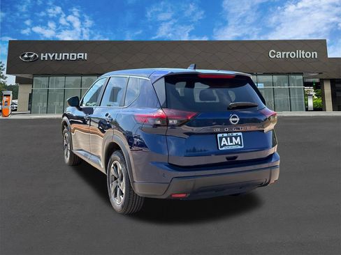 Used 2025 Nissan Rogue SV FWD image 7