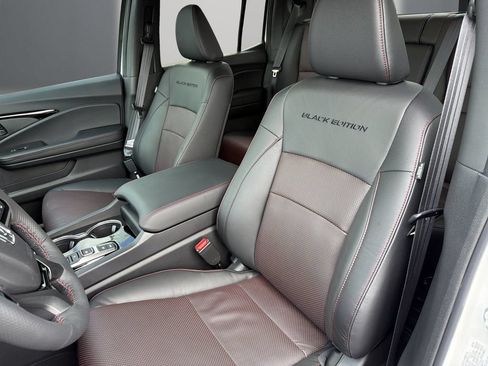 Used 2026 Honda Ridgeline Black Edition image 13