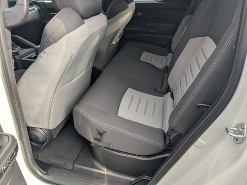 Used 2025 Toyota Tacoma TRD Off-Road image 17