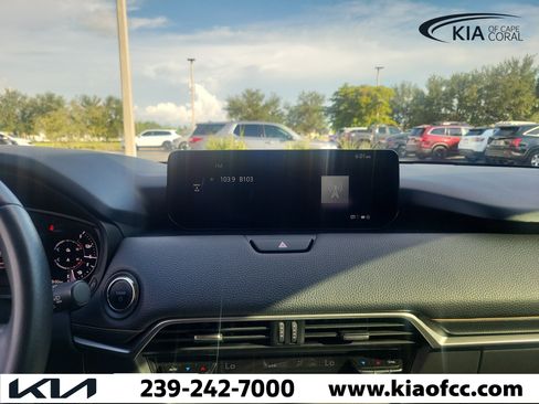 Used 2024 MAZDA CX-90 Plug-In Hybrid w/ Premium Pkg AWD/4WD image 19