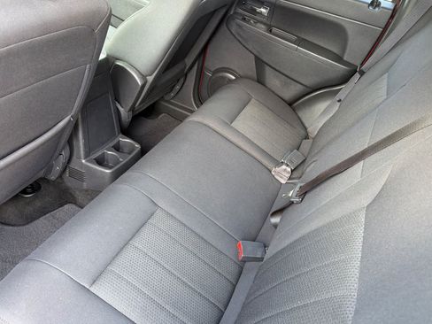 Used 2011 Jeep Liberty Sport image 4