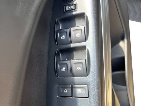Used 2015 Chevrolet Colorado LT w/ LT Convenience Package RWD image 10