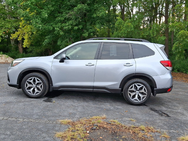 Used 2019 Subaru Forester Premium AWD/4WD image 5