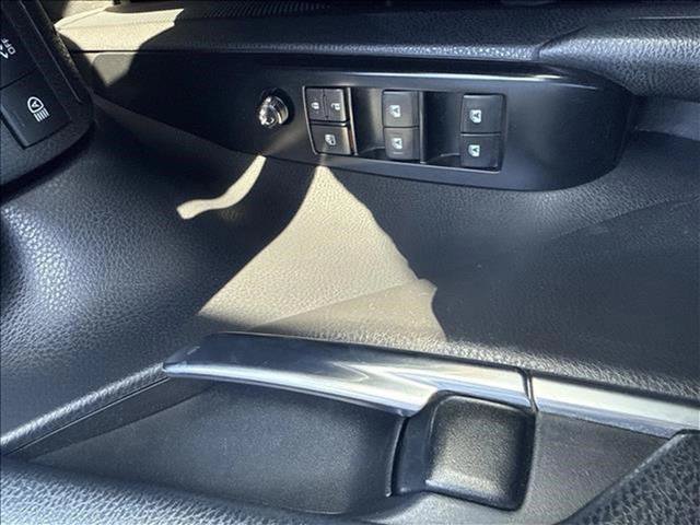 Used 2019 Toyota Camry LE FWD image 13