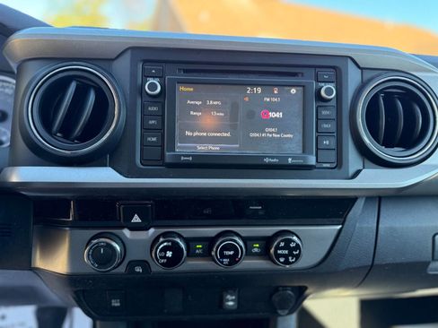 Used 2017 Toyota Tacoma SR5 image 17